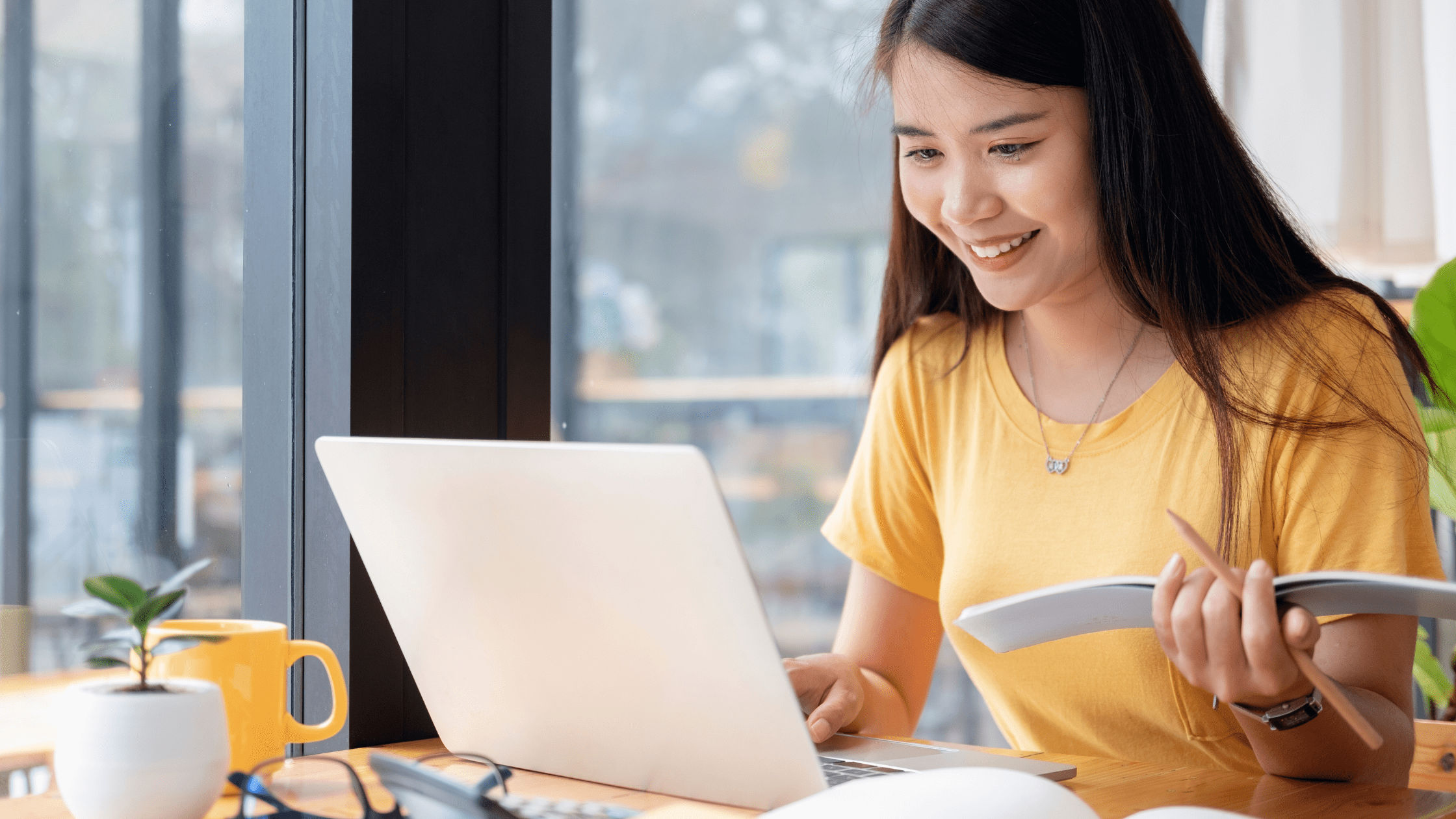 A medical school student sitting in front of a laptop and studying using Memorang USMLE flashcards.